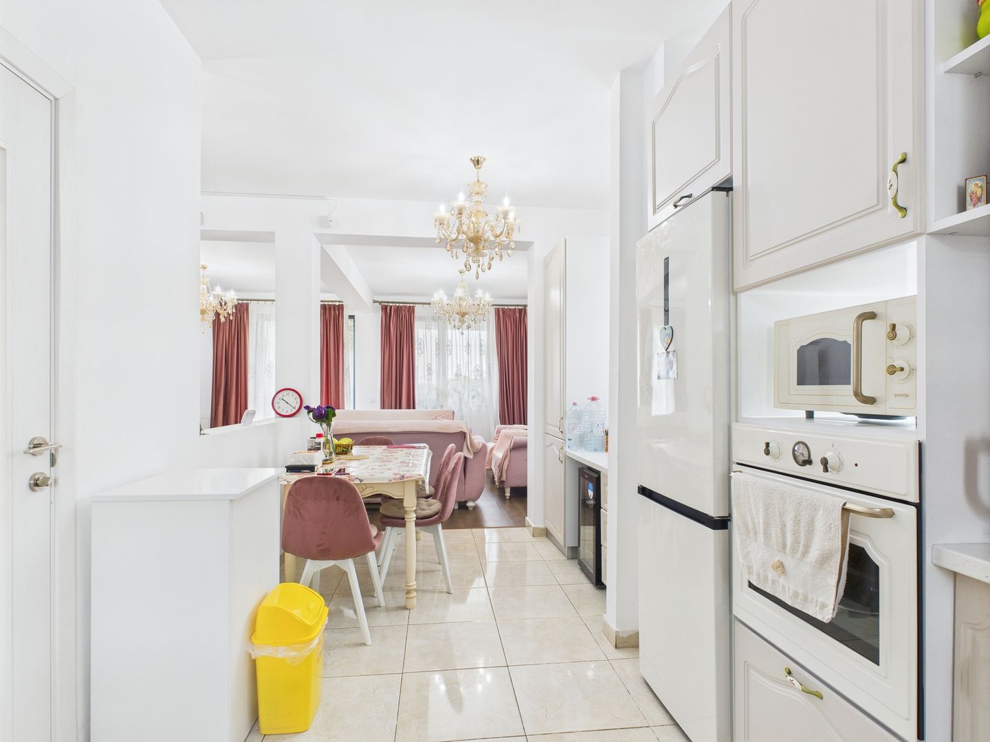 Casa familiala 5 camere, 4 bai, complex nou, Otopeni - Poză 2