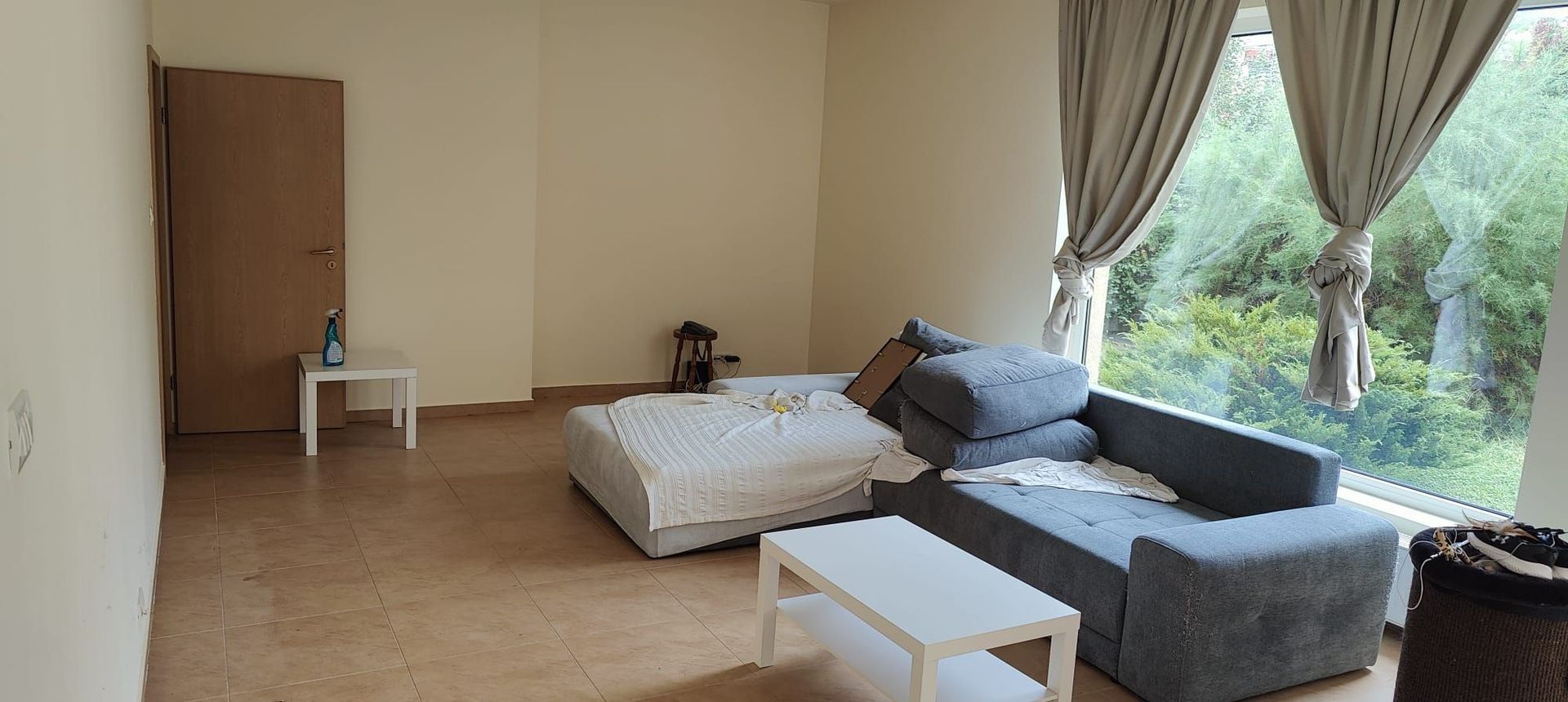 Vila spatioasa ideala pentru diferite activitati sau ptr.locuit -NEMOBILATA - Poză 17