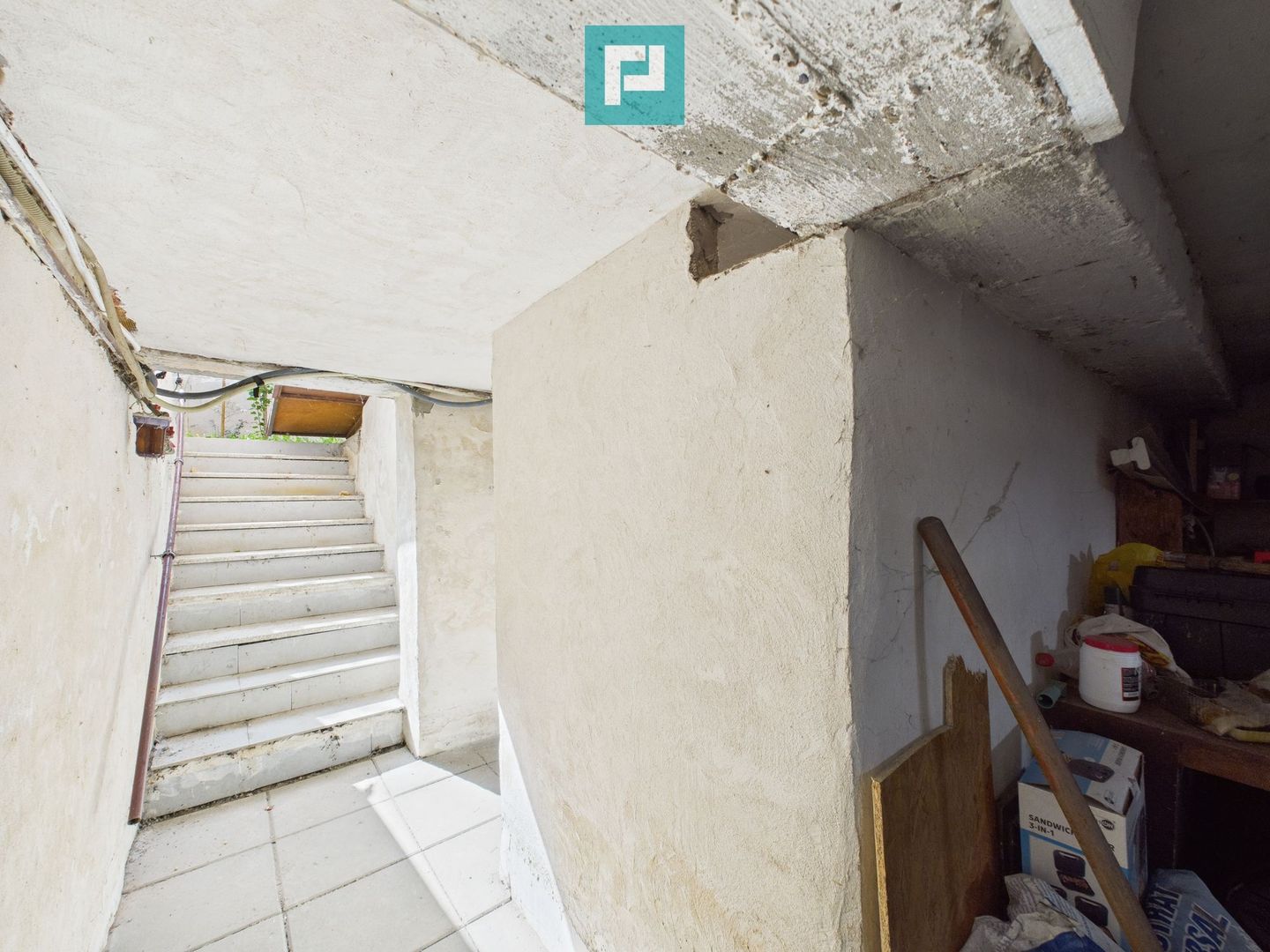 Casa de cărămidă cu 3 camere zona Uta - Poză 12