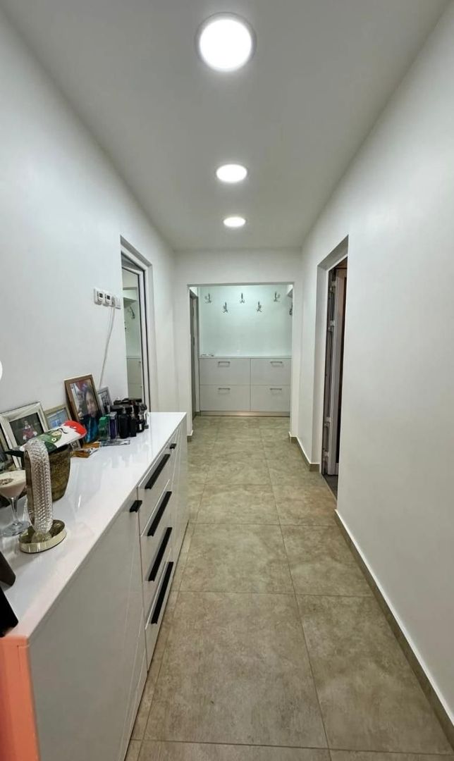 Apartament renovat cu doua camere, soseaua Berceni, 130.000€ - Poză 5