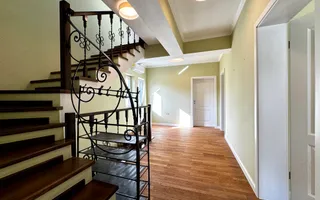 Casa spațioasă, cu teren generos, zona liniștită - in Braytim - Poză 19