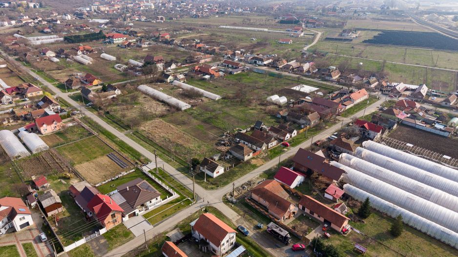 Teren 1.570 mp + casă din cărămidă–zonă liniștită - Poză 24