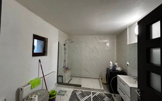 Casă spațioasă P+1+M pe teren de 902 mp – ideală pentru familie - Poză 10