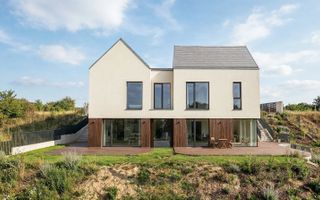 Casa tip duplex, 5 camere, teren 410 mp, panorama spectaculoasa - Poză 1