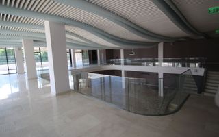 Spatiu comercial la artera pretabil showroom - Poză 7