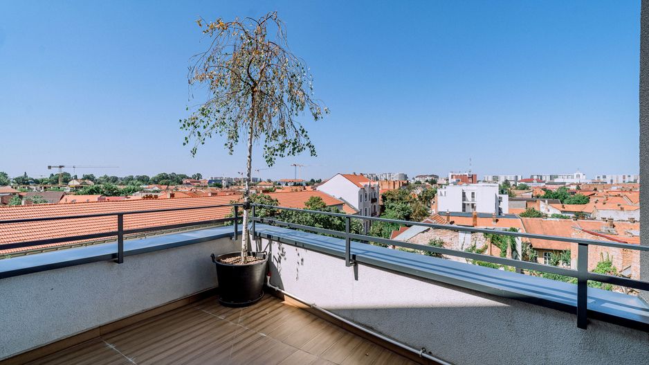 Penthouse 4 camere, ultracentral, Oradea. 800 000 E + TVA. Comision 0 - Poză 26