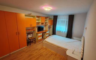 Ofer spre închiriere, pe termelung, apartament 2 camere, etaj 1n - Poză 1