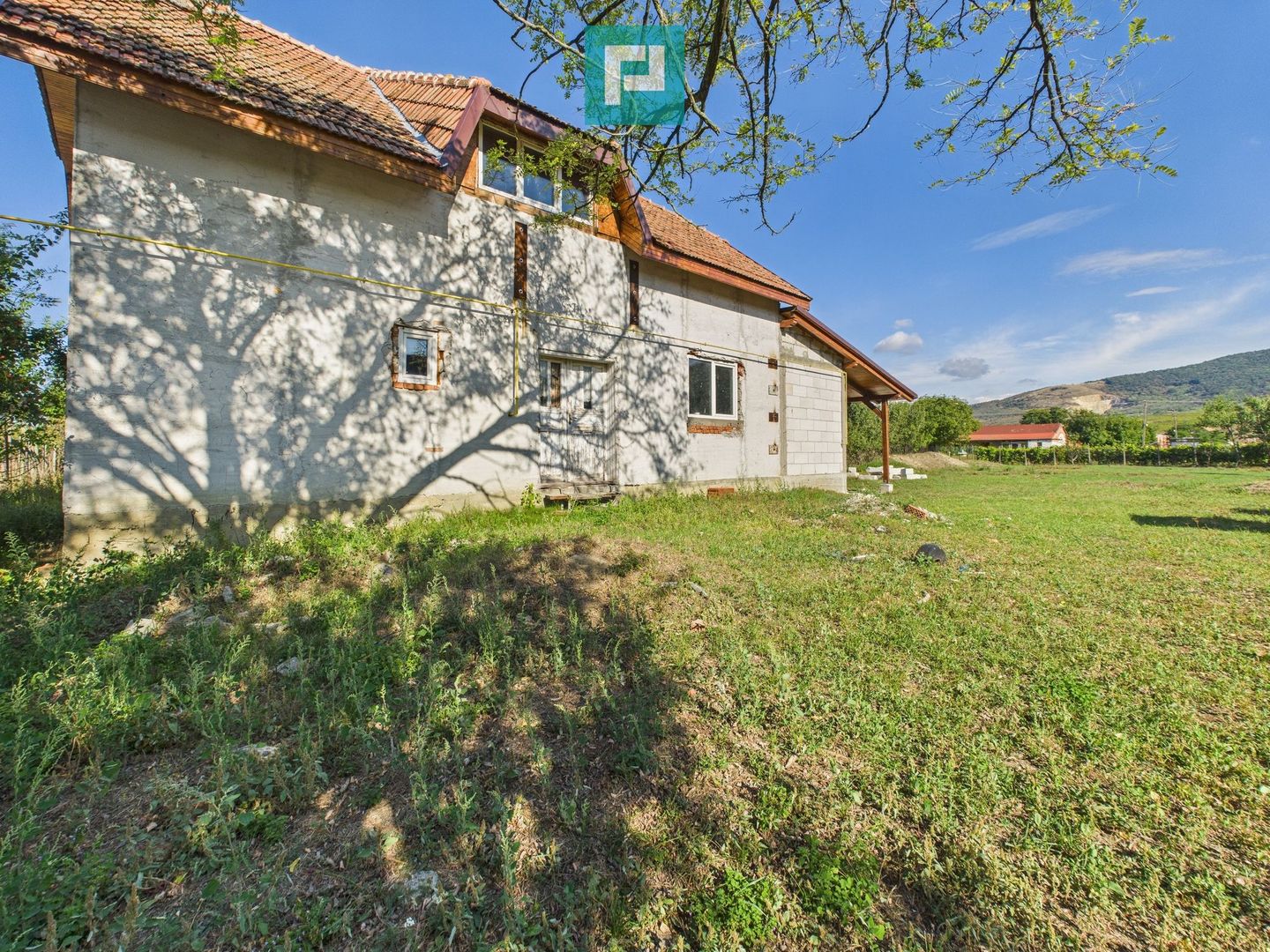 Casă cu panoramă spre dealurile Șiriei - Poză 2