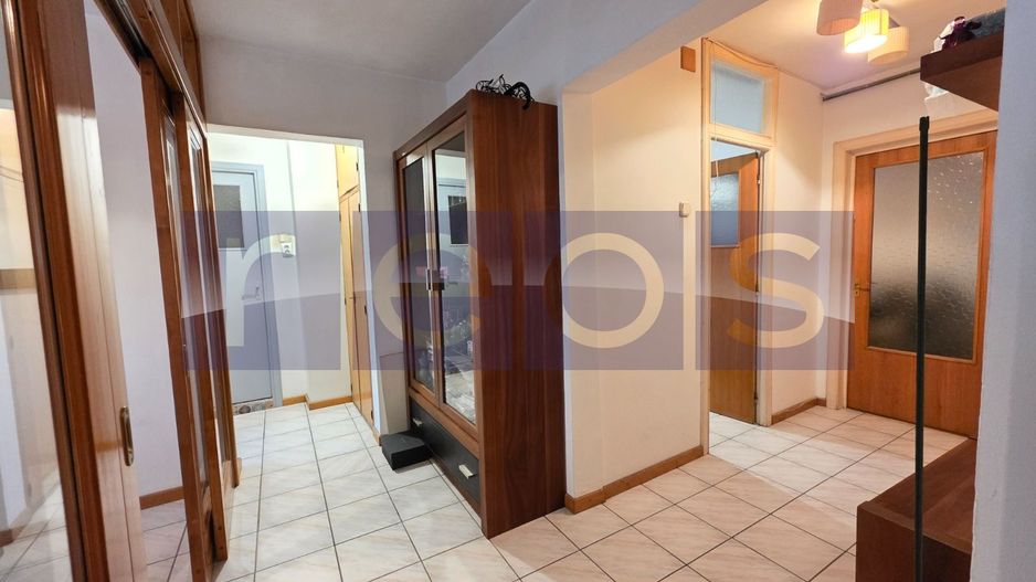 VANZARE 4 CAMERE DECOMANDAT -CRANGASI - Poză 1