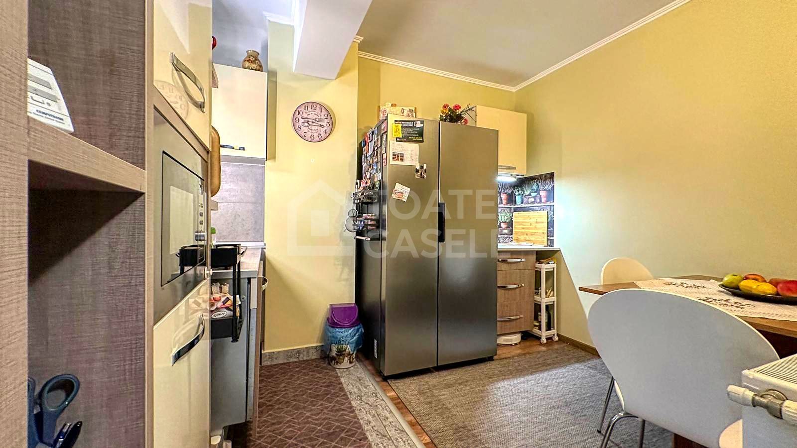 Apartament nou cu 2 camere, decomandat,  garaj, etaj intermediar - Poză 3