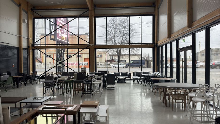 Showroom + cladire birouri | Roman/Neamt | stradal - de vanzare - Poză 2