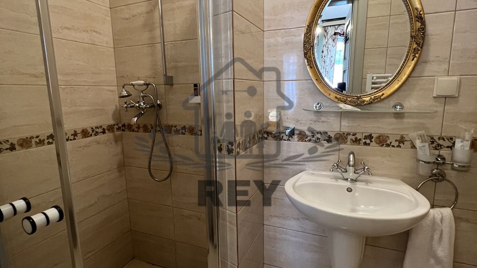 Vila de vanzare in zona Centrala/Orasul de jos - Poză 35