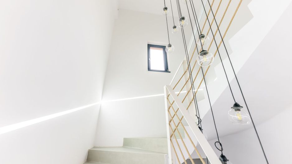 Clădire modernă P+1+M în centrul orașului - Poză 8