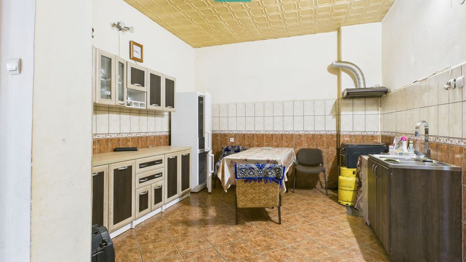 CONAC IMPRESIONANT ÎN GHIOROC - Poză 32