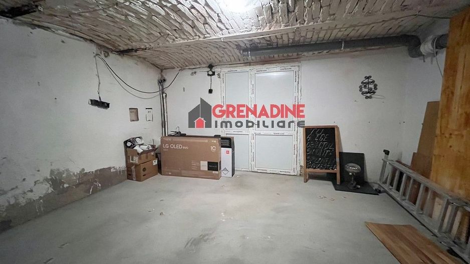 Spatiu Comercial cu Vad Pietonal si Stradal - Central -  Strada Lunga - Cod 5310 - Poză 9