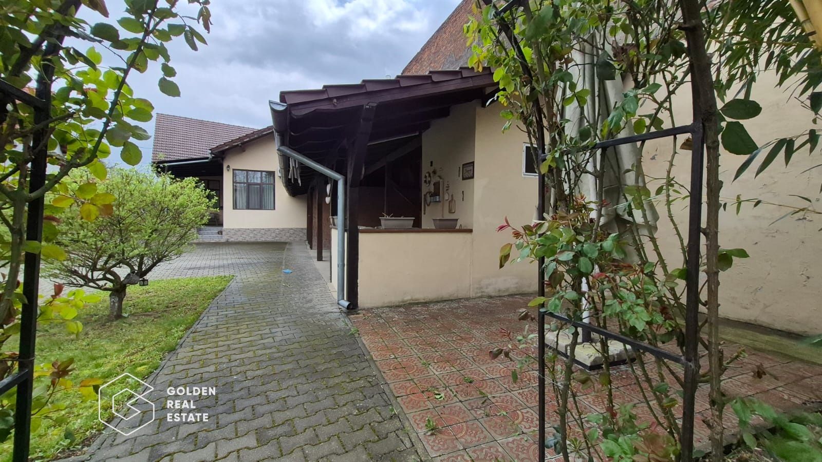 Casa cu teren de 958 mp, oras Lipova - Poză 17