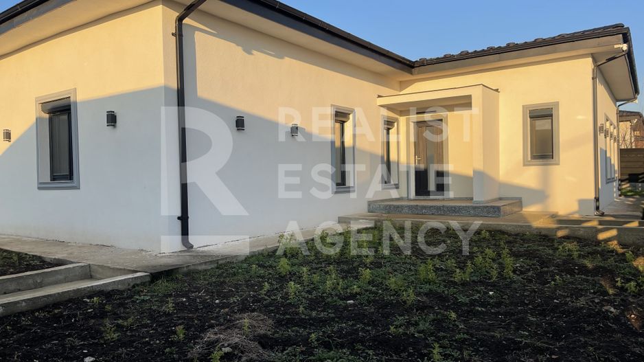 Vânzare, casă, 4 camere, 100 mp utili, teren 630 mp + garaj - Poză 8