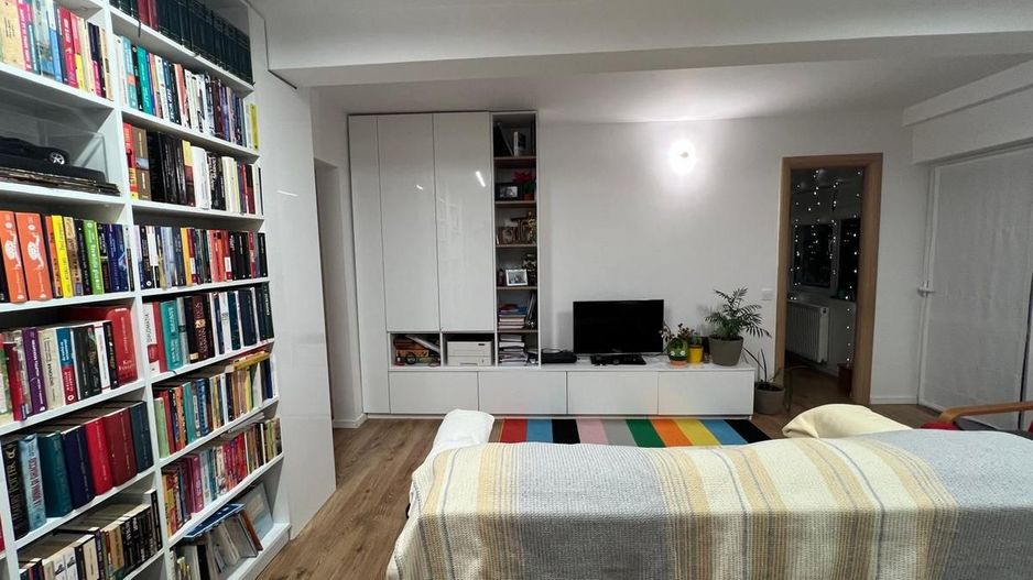 Apartament cu 3 camere de vanzare - Aviatiei - Poză 3