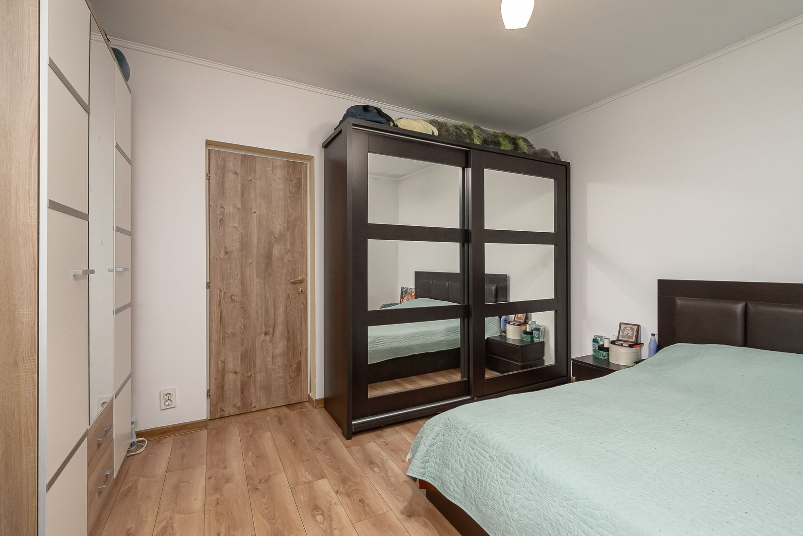 Casă modernă în Tâncăbești – 5 camere și natură la doi pasi - Poză 6