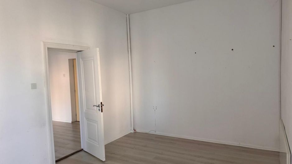 Cladire birouri / spatiu comercial - 584 mp  - Comision ZERO - Poză 17