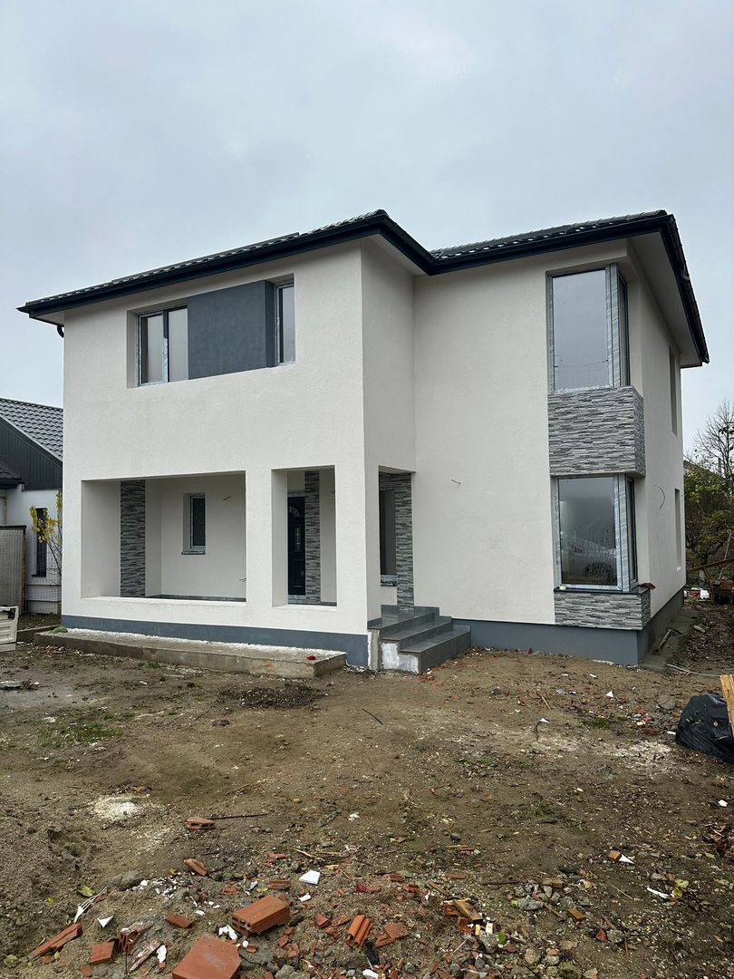 DARZA ( CREVEDIA), VILA 4 CAMERE - Poză 2