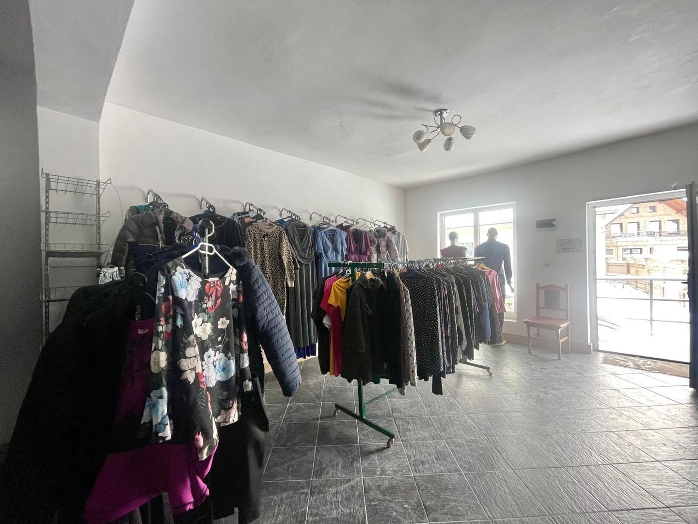 Spațiu comercial de Închiriere/Vânzare | 110 mp | Dornești - Poză 1