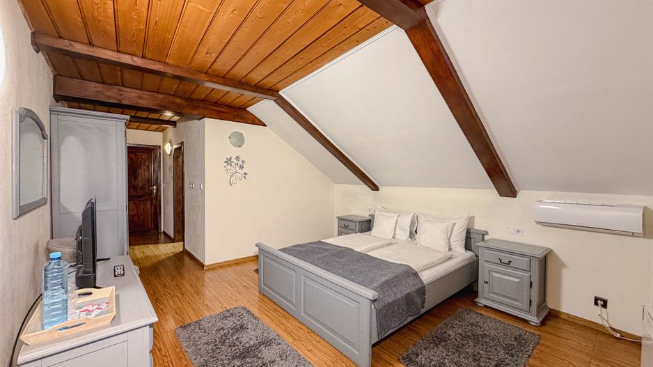 Hotel / Pensiune cu 10 camere de vânzare - afacere la cheie - Poză 3