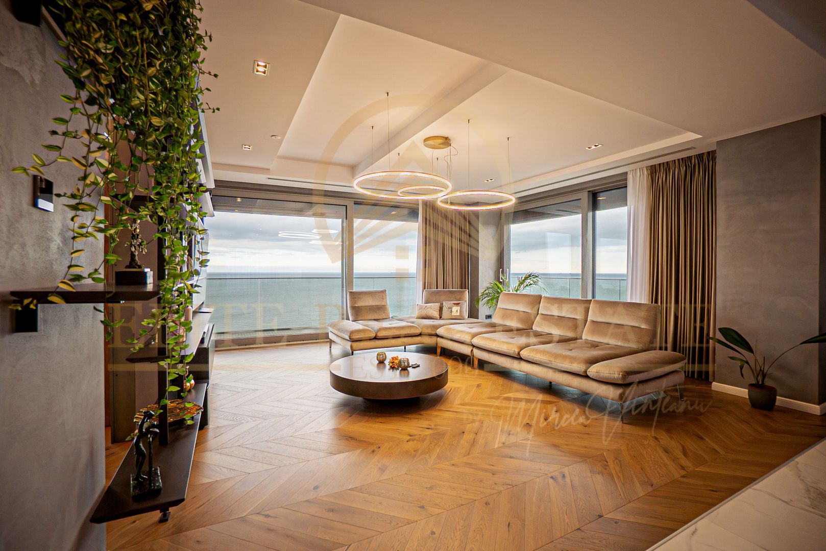 PENTHOUSE UNIC in mijlocul orasului Constanta - Poză 1