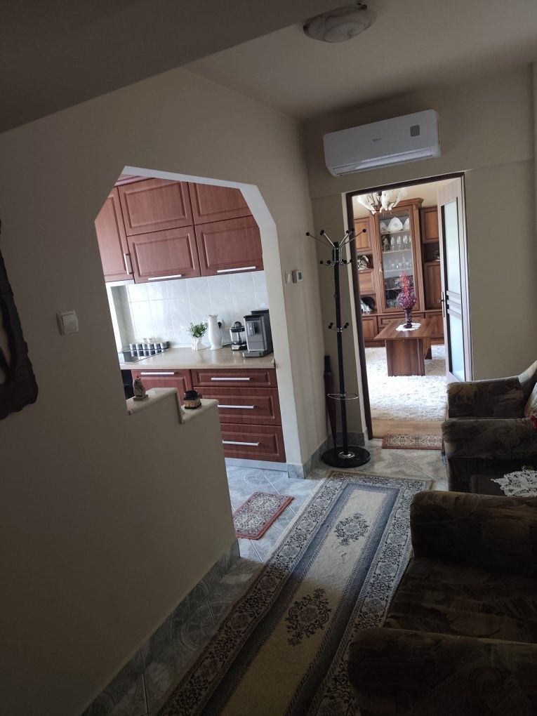 BRASADAS vinde ap 2 cam etaj 4/4 Micro 17. - Poză 3
