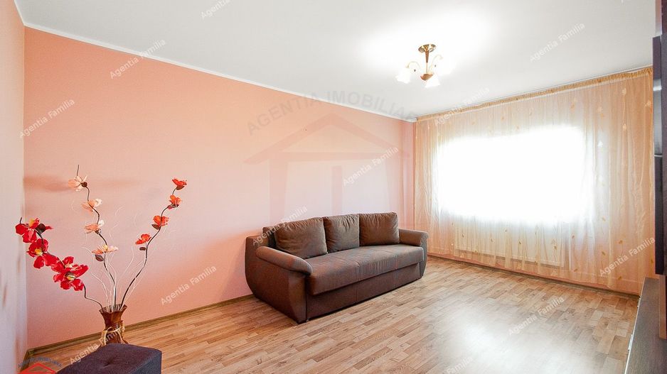 De vanzare apartament 2 camere Micro 39, etaj 3 - Poză 1