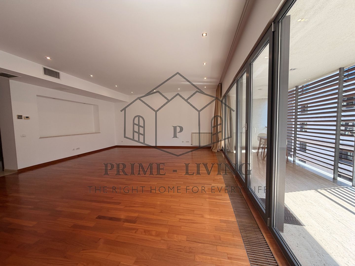 APARTAMENT LUMINOS  CU 4CAMERE LA INCHIRIERE IN DOROBANTI - Poză 8