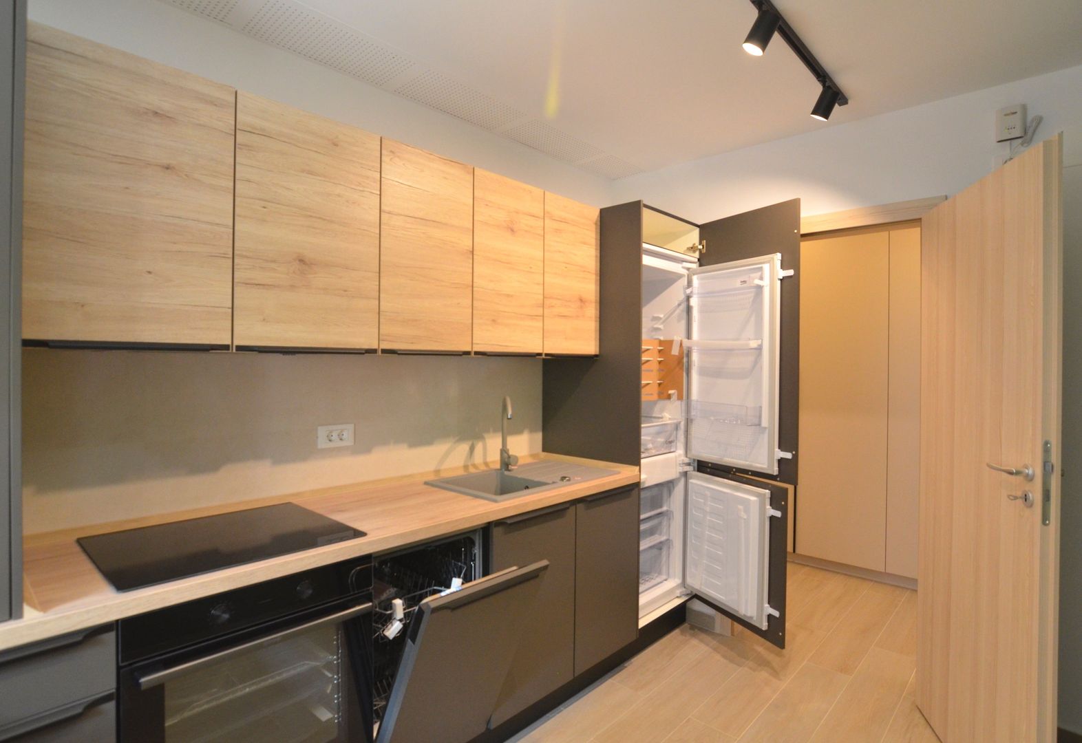 Inchiriere 2 camere cu parcare subterana URBAN PLAZA - Poză 16