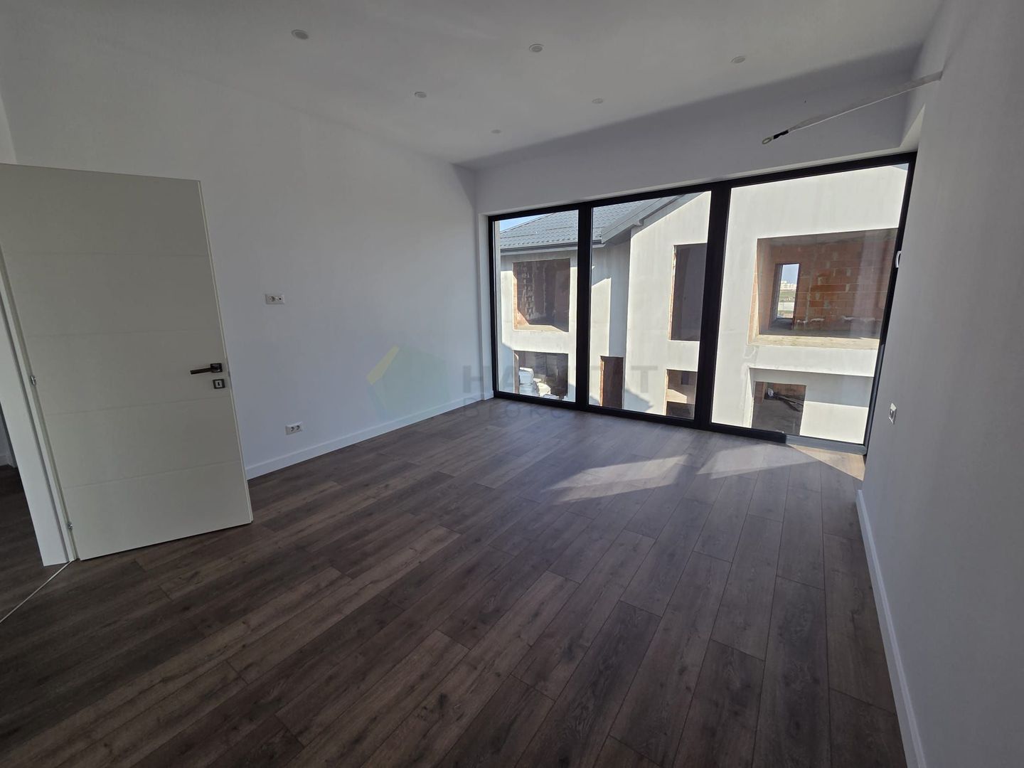 Casă modernă de vânzare în Tunari – construcție 2025, gata de mutare! - Poză 12