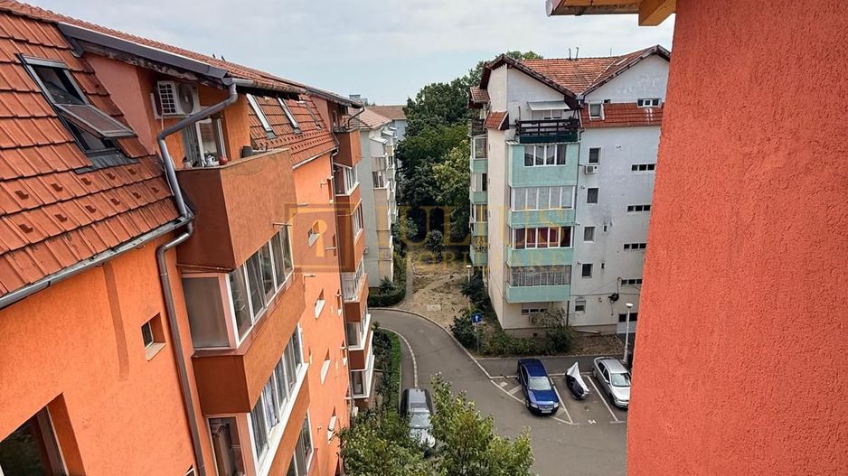 2 dormitoare| mansarda inalta| Dambovita langa Lidl| - Poză 12