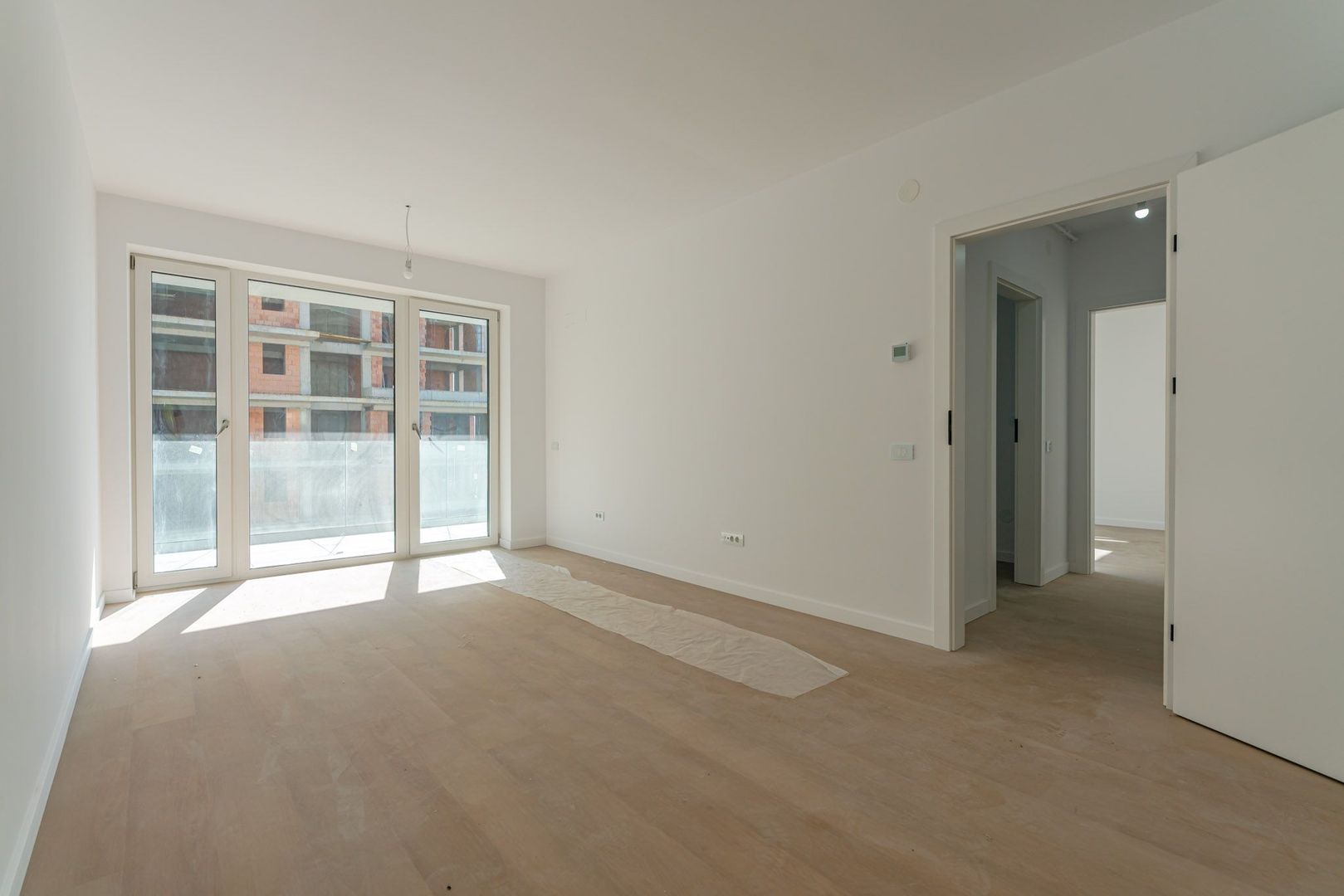 Apartament Decomandat | 53 mp utili + 10 mp balcon | Sala Polivalentă - Poză 2