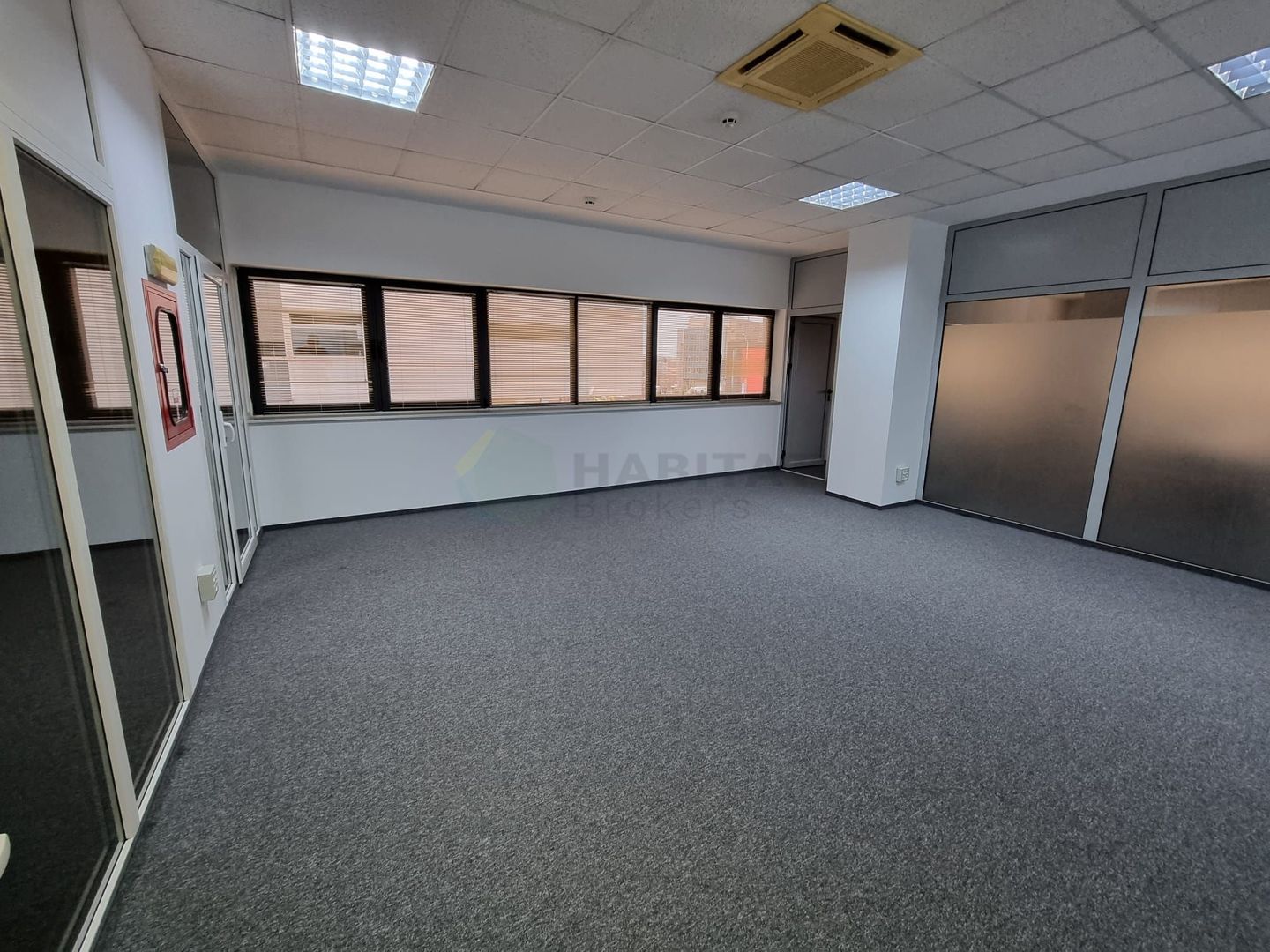 Cladire de birouri ideala ptr investitii - B-dul Aerogarii/ Baneasa - Poză 14