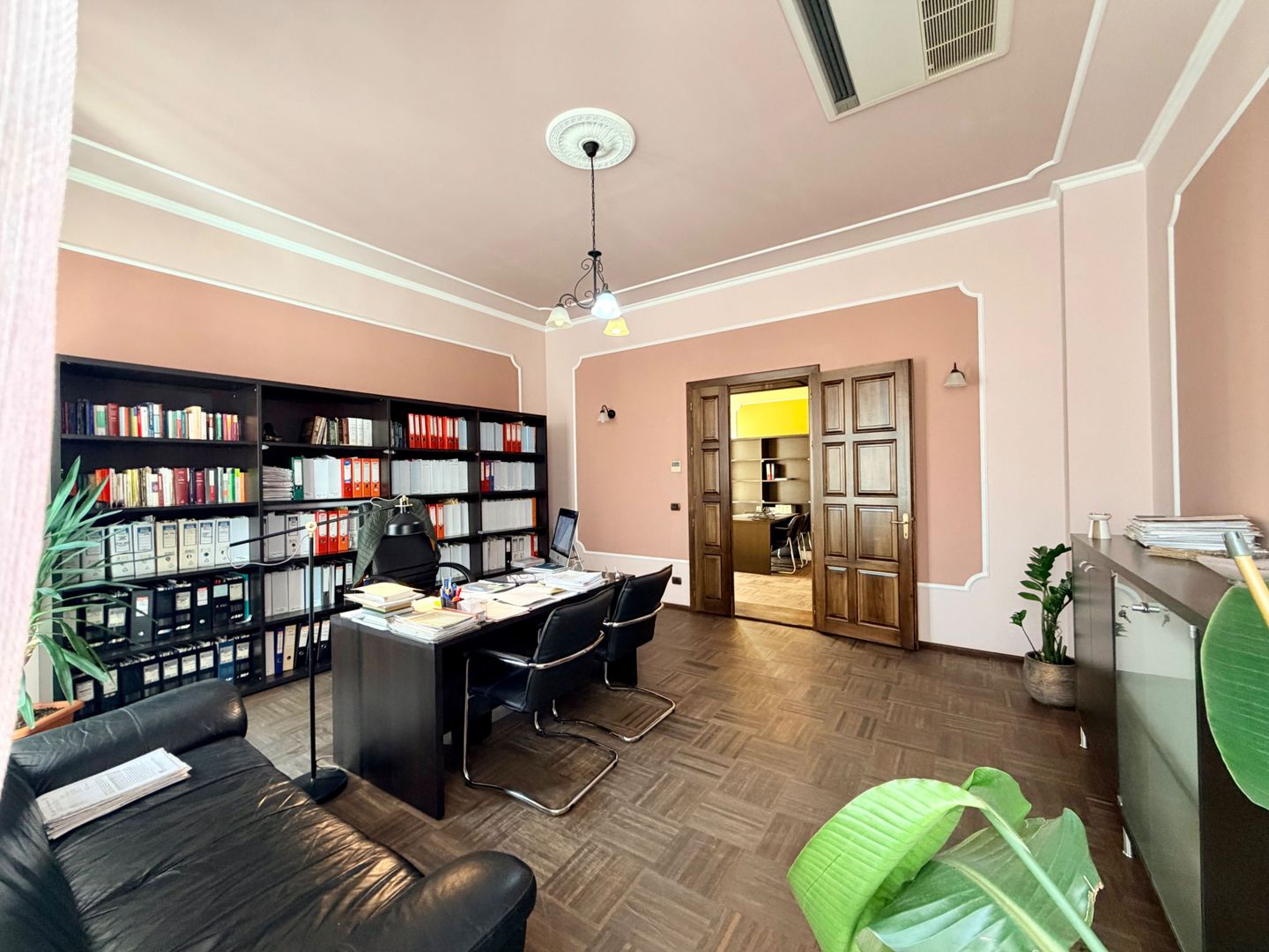 4 camere Ultracentral  - Piața Unirii, ideal birouri, parcare in curte - Poză 7