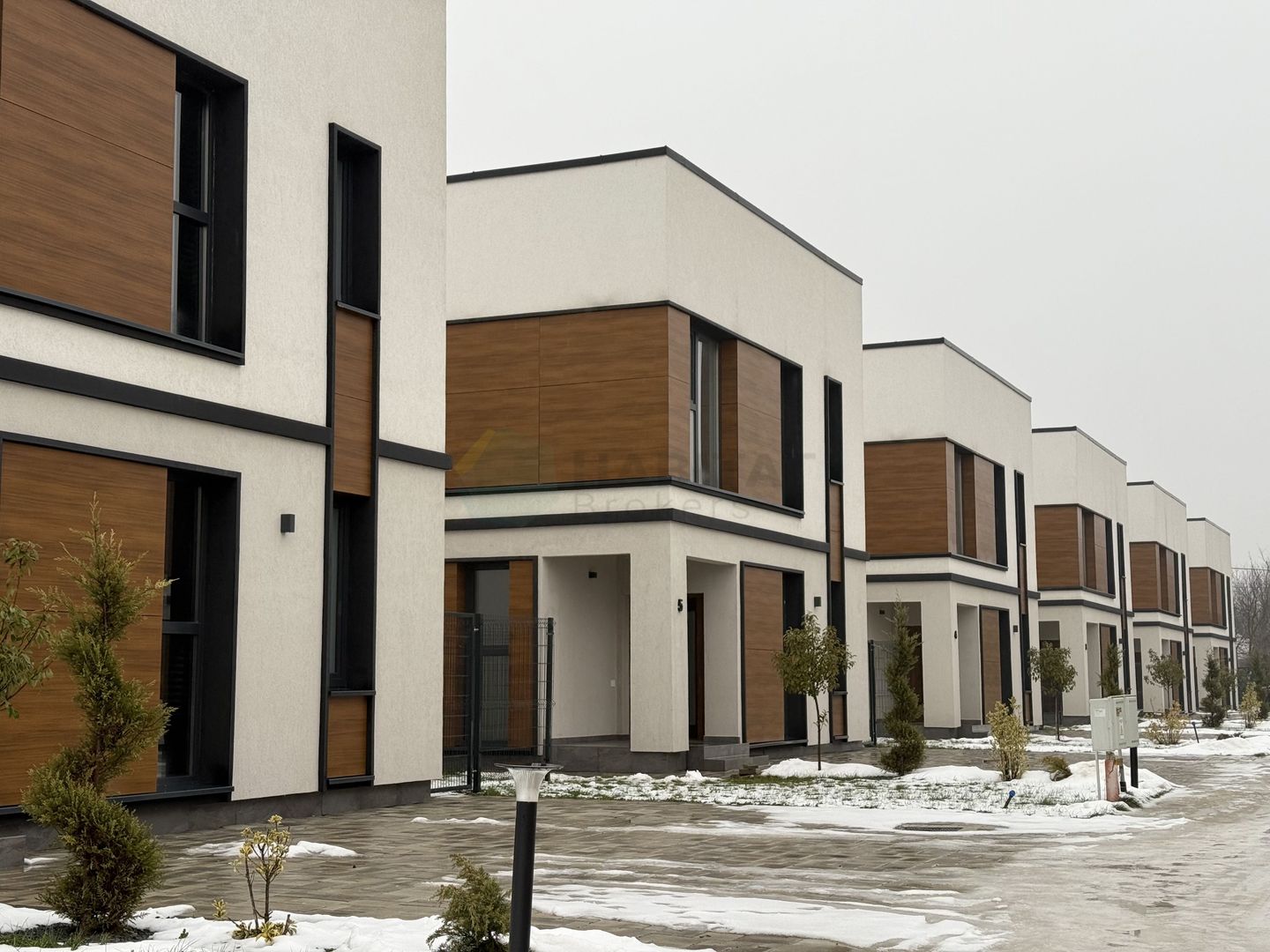 Vila finalizata in Complex Rezidential - Poză 13