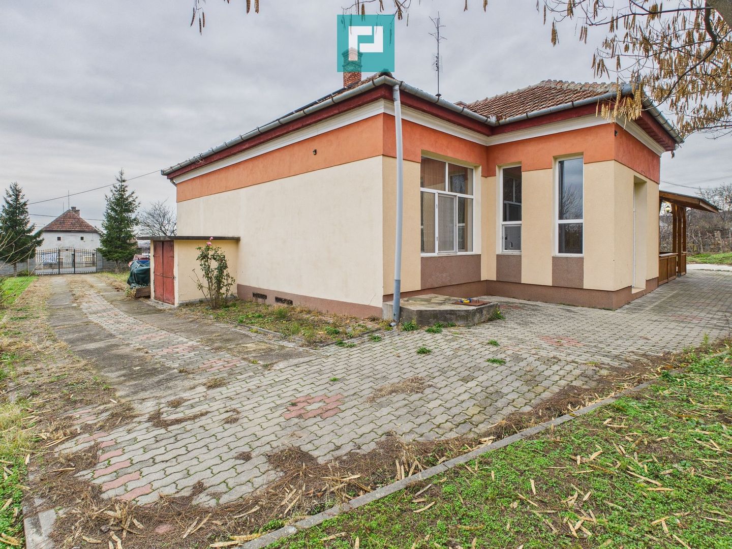 CONAC IMPRESIONANT ÎN GHIOROC - Poză 25