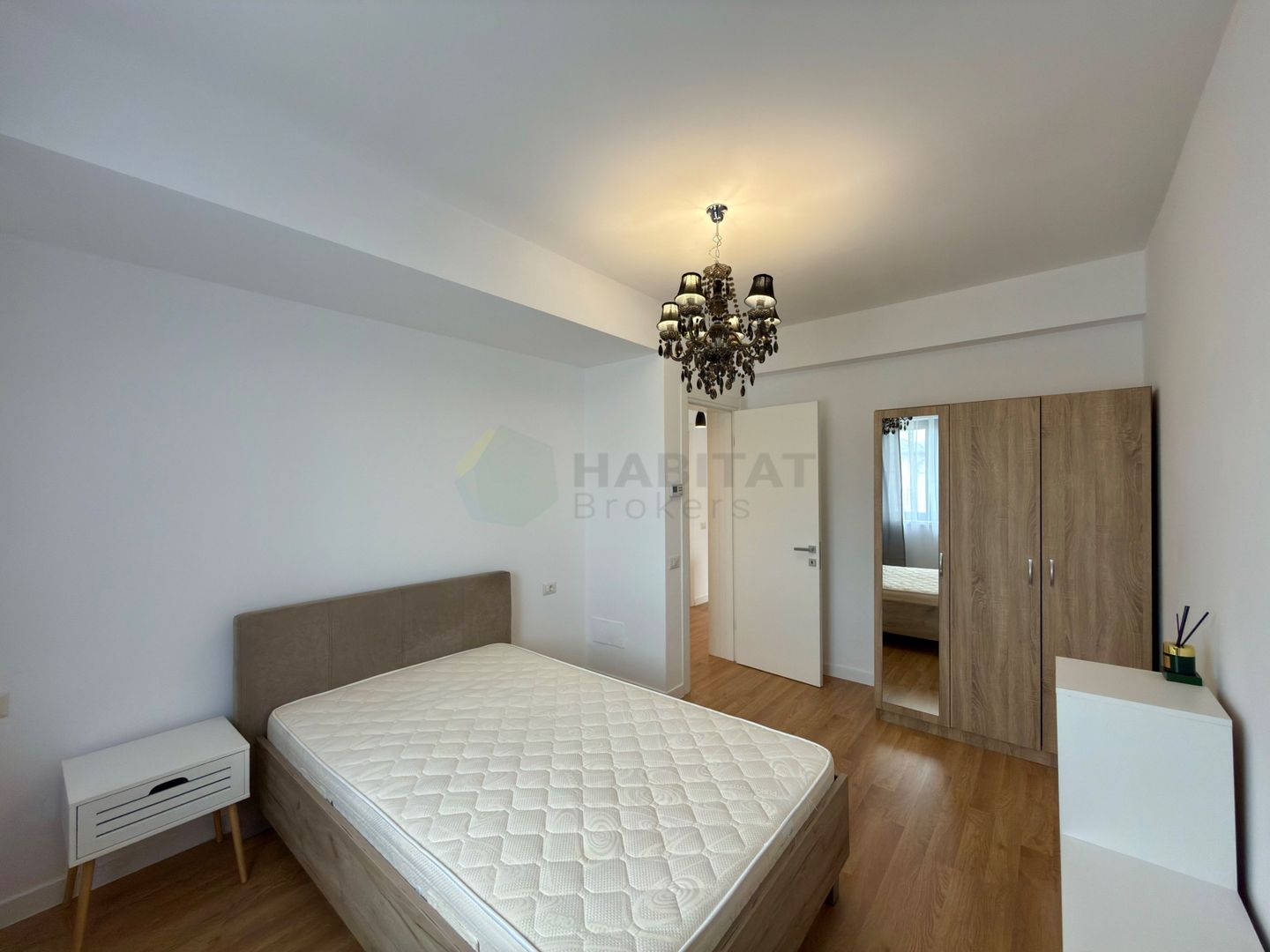 Vilă modernă cu 5 camere de închiriat în Corbeanca - Poză 18