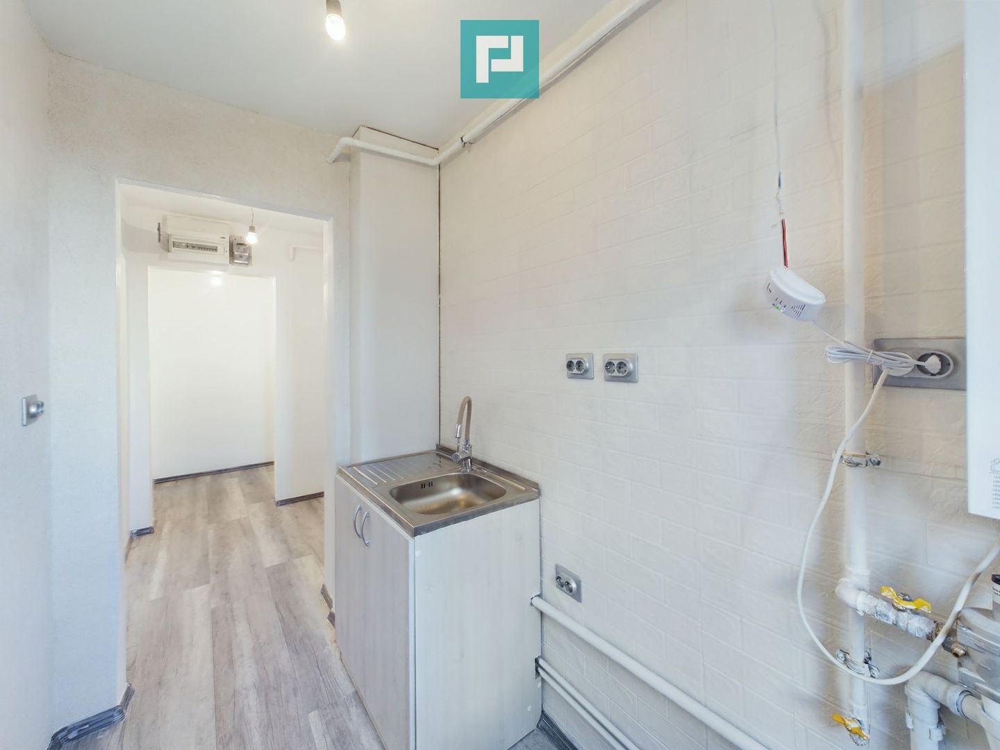 Apartament 3 camere pe str Hateg in Vlaicu - Poză 14