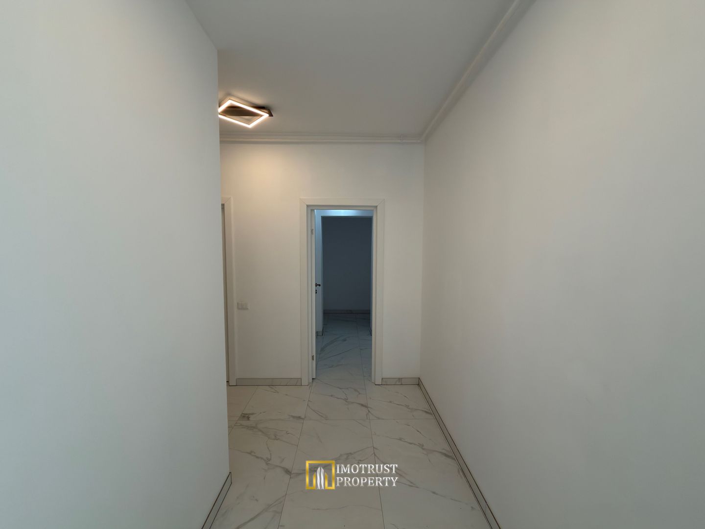 De vanzare apartament 3 camere ARED AFI - Poză 7