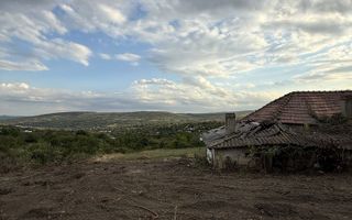 Casă nelocuibilă pe teren de 1.914 mp în Comarna, la 17 km de Iași, cu curent și acces la asfalt - Poză 1