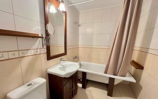 Apartament cu 3 camere, decomandat, Alba Iulia, zona Ampoi 3 - Poză 6