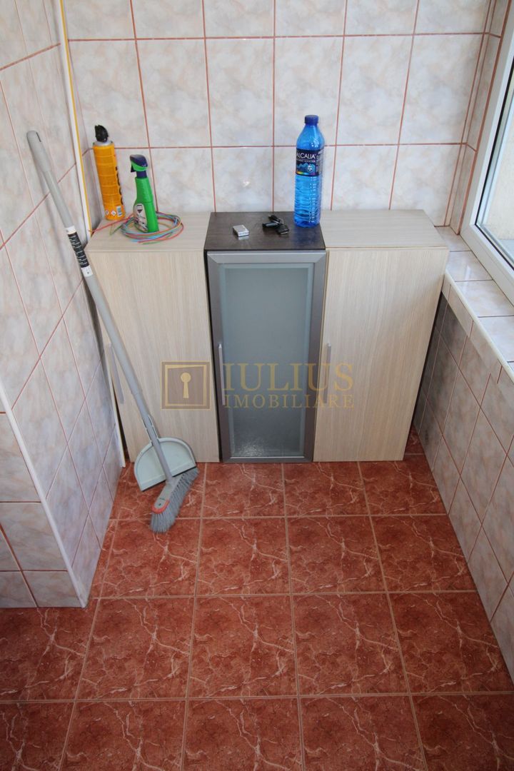 La 5 minute de Spitalul judetean, 3 camere,  centrala proprie - Poză 9