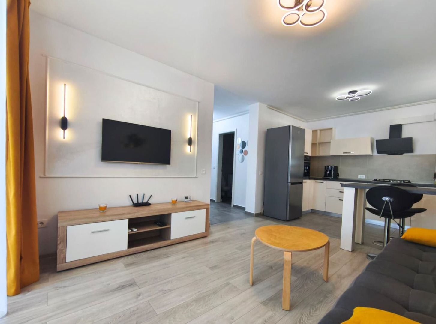 Studio Elegant în Kasper Coresi Balcon  Parcare  Boxă - Poză 1