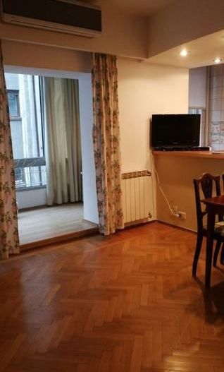 Apartament cochet 2 camere, Parc Cismigiu, etaj 2, centrală proprie, bloc solid - Poză 3