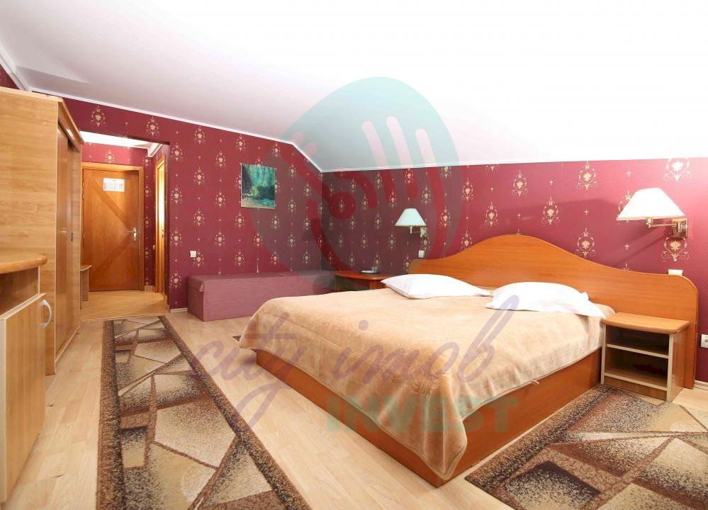 Vila cu 24 de camere cu priveliste superba ideal investitie in PREDEAL - Poză 24