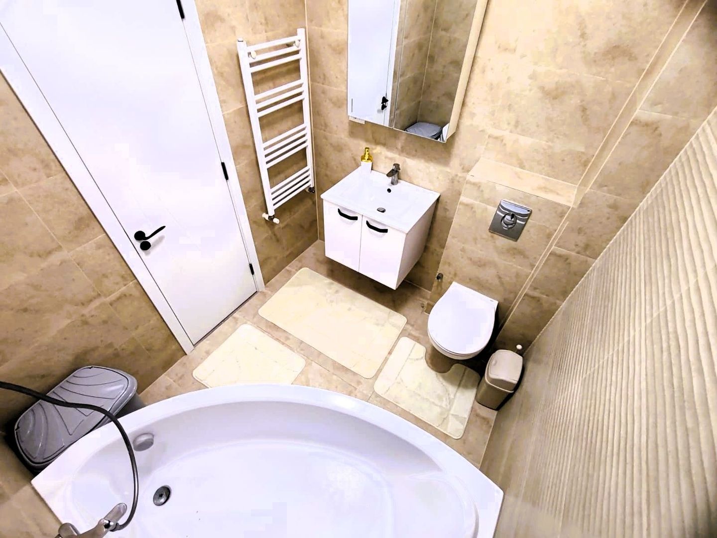 3 camere | 90 mp + curte 45 mp | Mobilat si Utilat Premium | Top - Poză 64