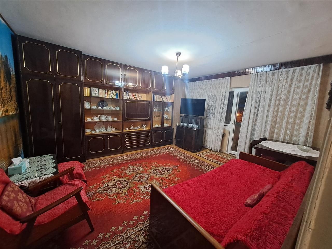 Etaj 1  Bucovina 3 camere decomandat - Poză 1